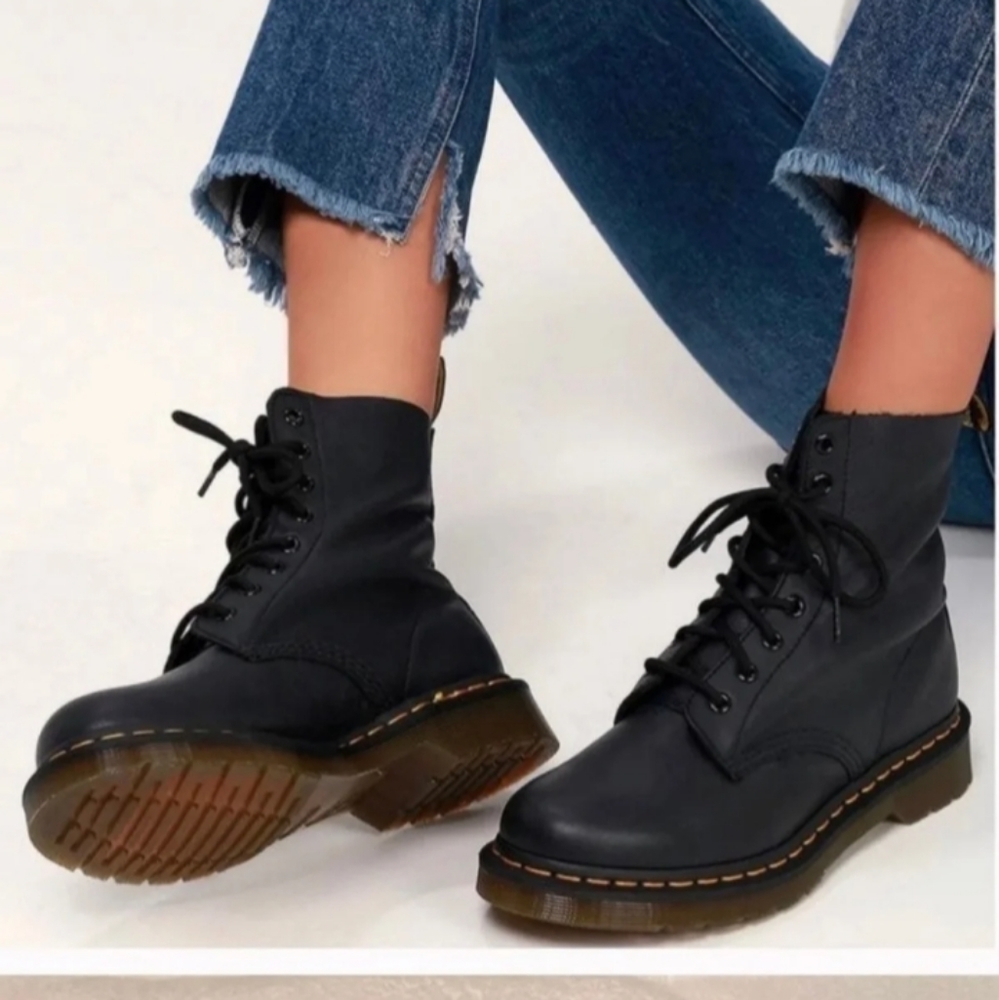 NWOT Dr. Martens Luana Ankle Boots